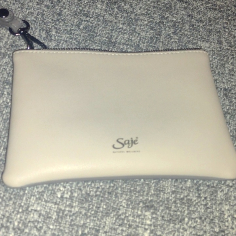 Saje clutch
